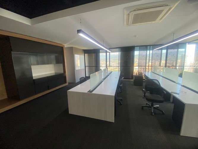 Oficina en arriendo en El Poblado, Medellín, 420 m² · foto 14 de 20