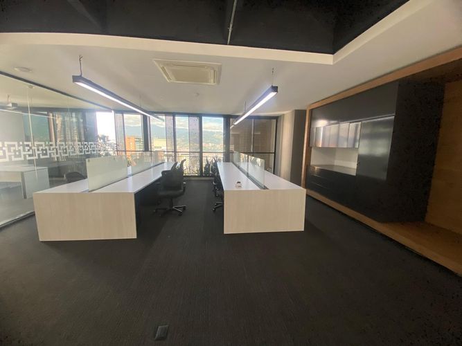 Oficina en arriendo en El Poblado, Medellín, 420 m² · foto 11 de 20
