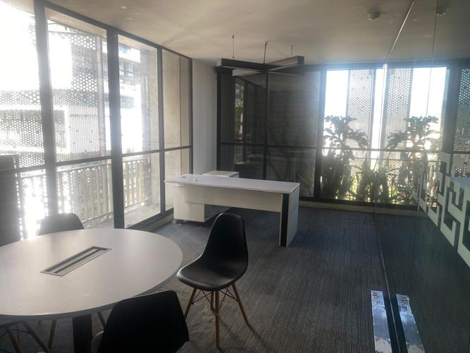 Oficina en arriendo en El Poblado, Medellín, 420 m² · foto 18 de 20