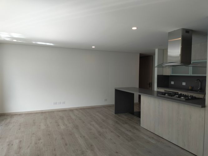 Apartamento de 3 alcobas en arriendo en El Poblado, Medellín, 122 m² · foto 2 de 15
