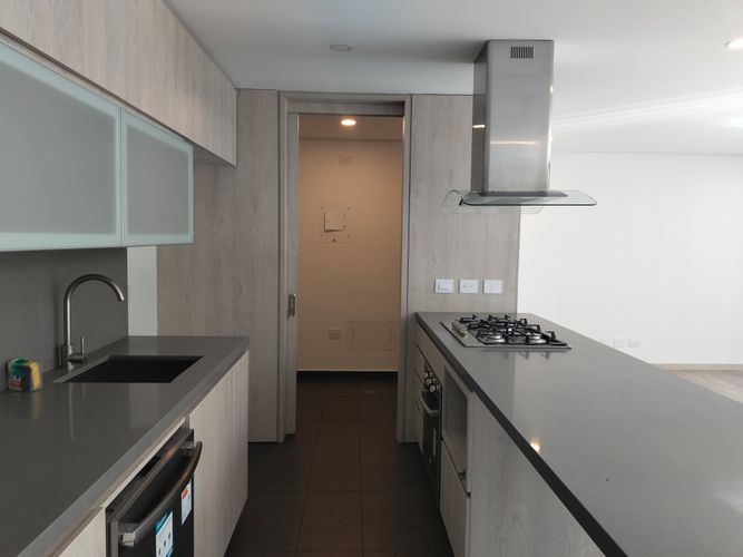 Apartamento de 3 alcobas en arriendo en El Poblado, Medellín, 122 m² · foto 6 de 15