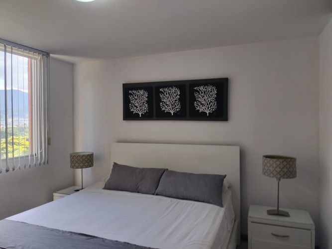 Apartamento de 2 alcobas en arriendo en El Poblado, Medellín, 78 m² · foto 8 de 15