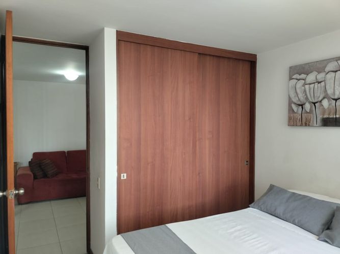 Apartamento de 2 alcobas en arriendo en El Poblado, Medellín, 78 m² · foto 6 de 15