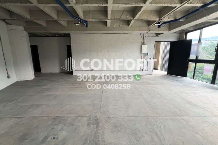 Bodega en arriendo en Trinidad, Medellín, 90 m² · foto 2 de 9
