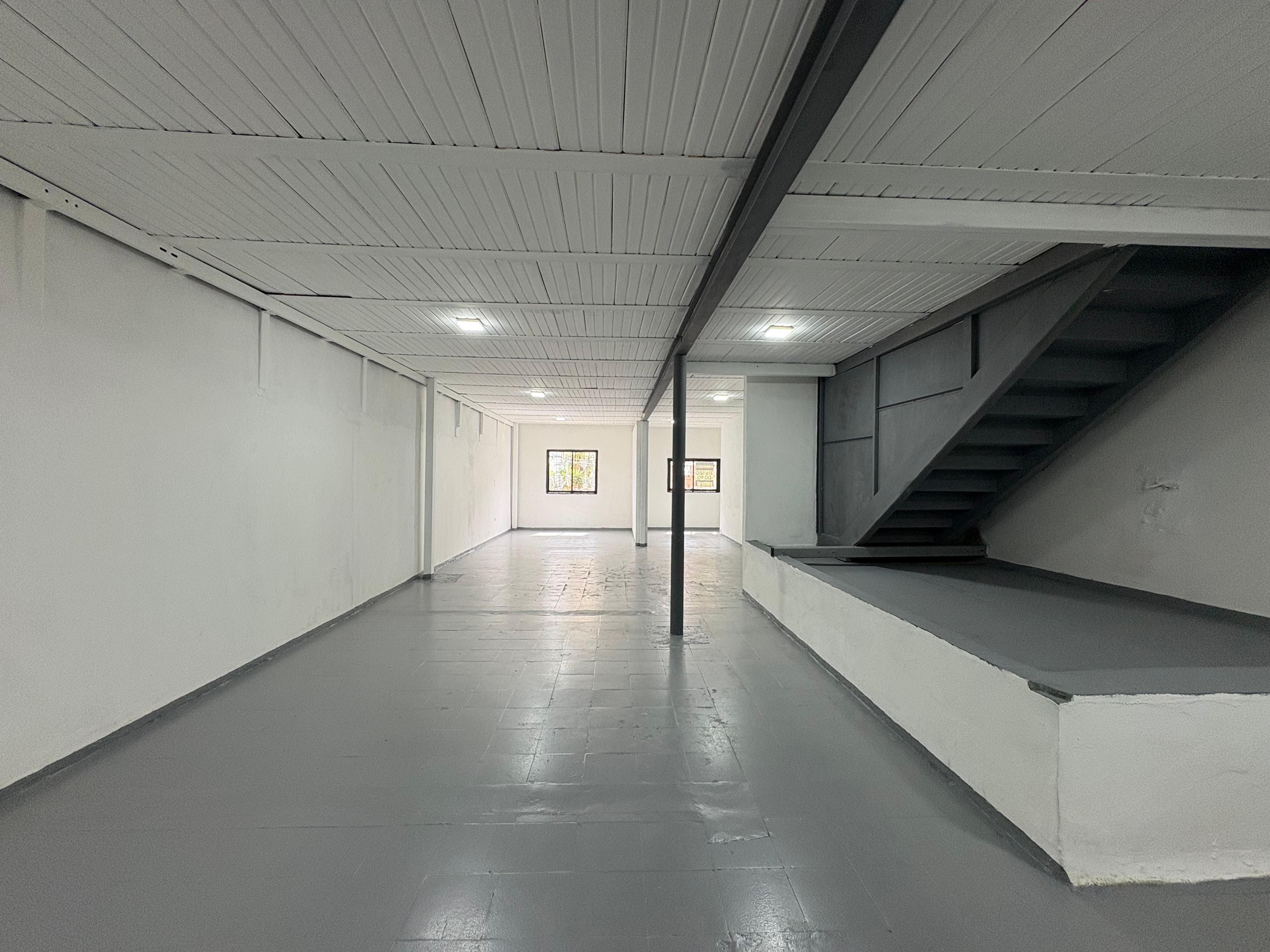 Warehouse for sale in Guayabal, Medellín 3