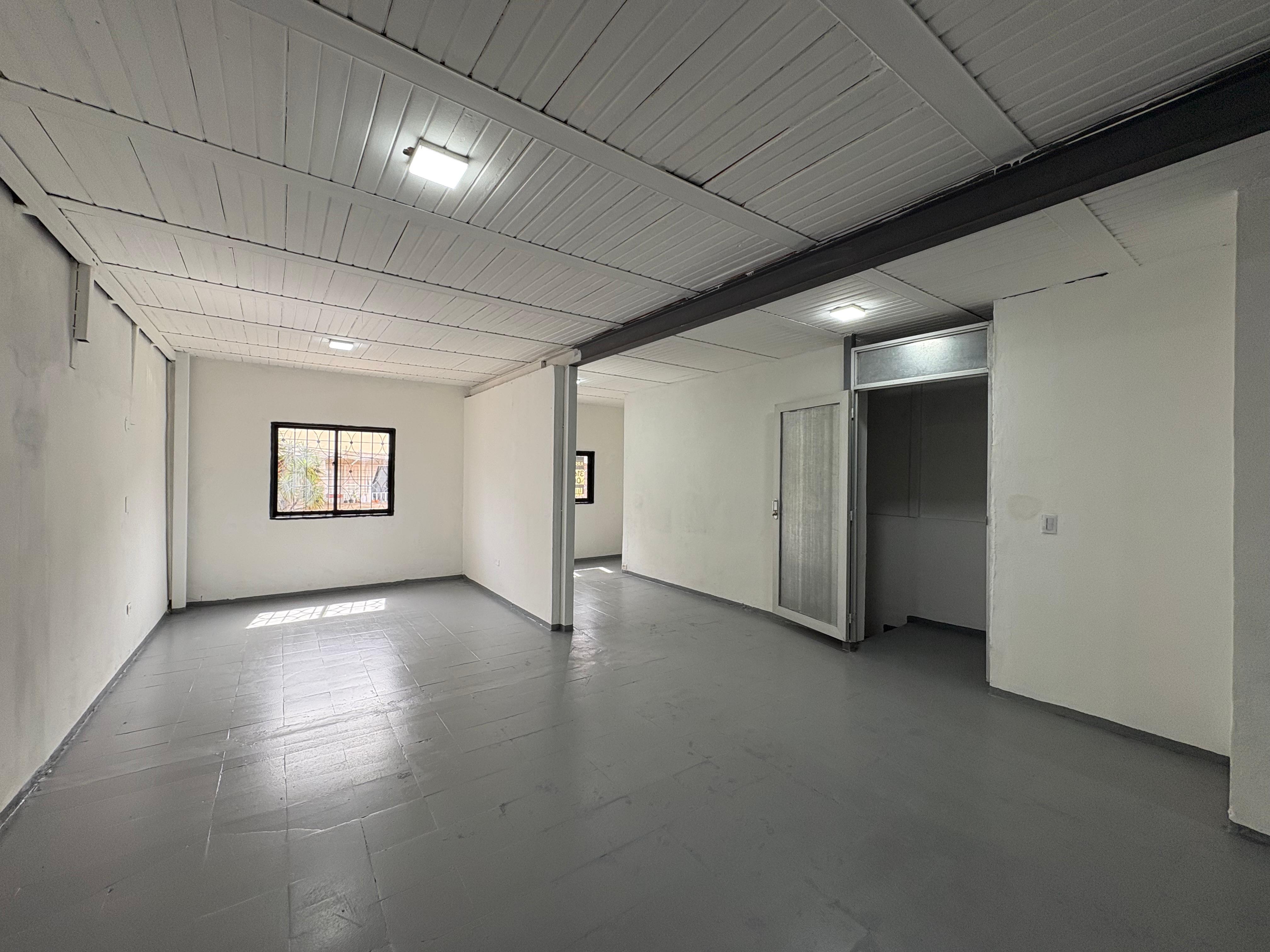 Warehouse for sale in Guayabal, Medellín 4