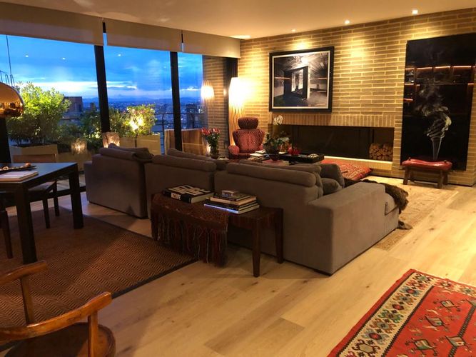 Apartamento de 2 alcobas en venta en Chico, Bogotá, 214 m² · foto 5 de 17