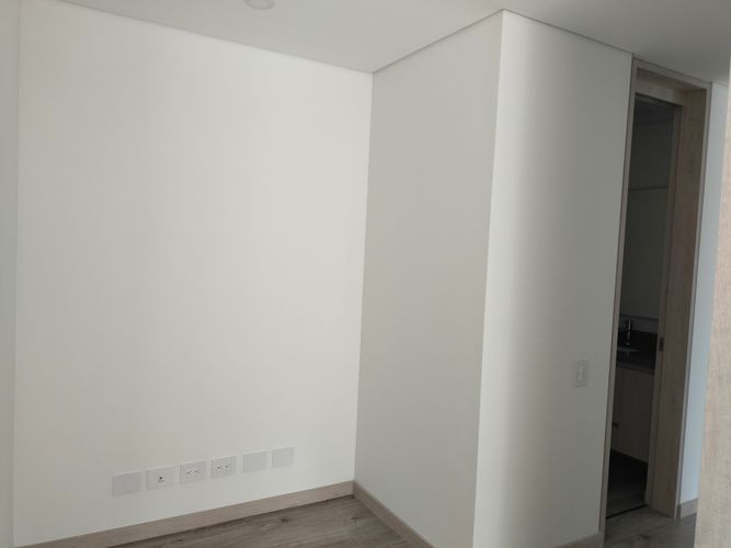 Apartamento de 2 alcobas en venta en El Poblado, Medellín, 104 m² · foto 8 de 17