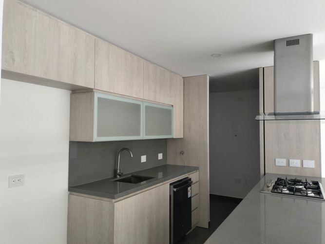 Apartamento de 2 alcobas en venta en El Poblado, Medellín, 104 m² · foto 5 de 17
