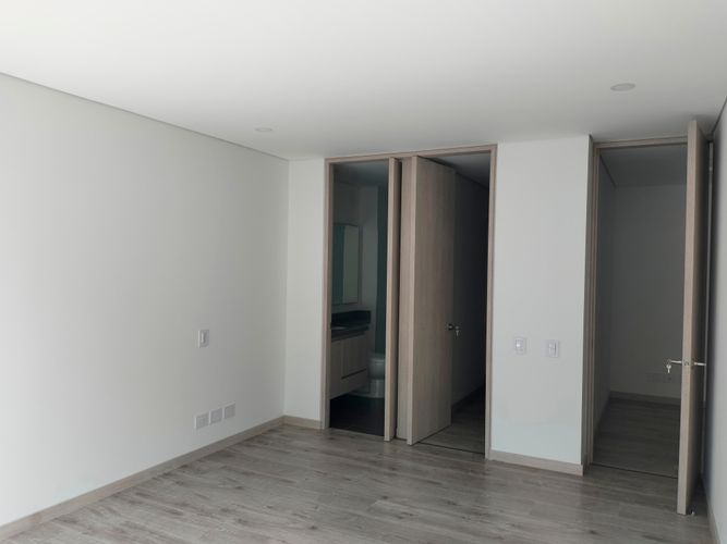 Apartamento de 2 alcobas en venta en El Poblado, Medellín, 104 m² · foto 13 de 17