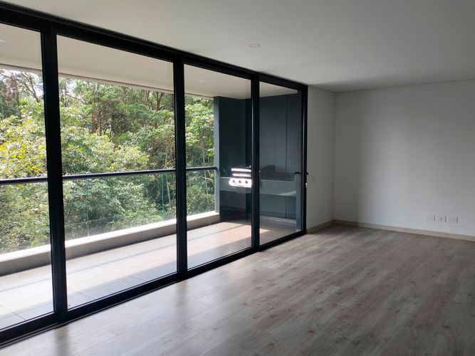 Apartamento de 2 alcobas en venta en El Poblado, Medellín, 104 m² · foto 2 de 17