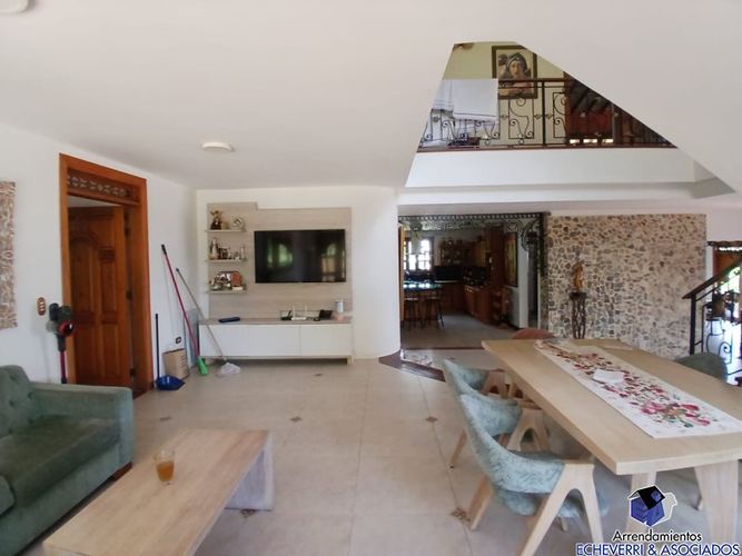 Casa de 4 alcobas en venta en Las Lomitas, Sabaneta, 1554 m² · foto 6 de 17