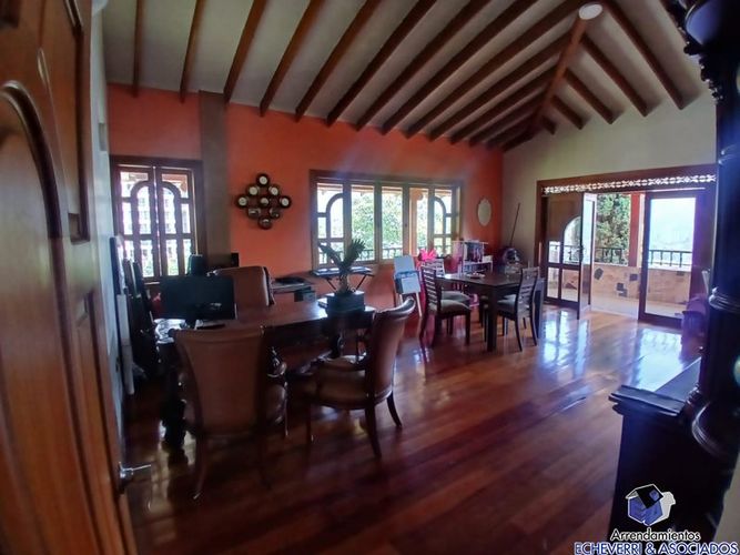 Casa de 4 alcobas en venta en Las Lomitas, Sabaneta, 1554 m² · foto 13 de 17