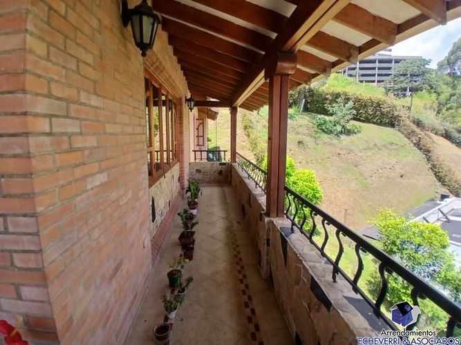 Casa de 4 alcobas en venta en Las Lomitas, Sabaneta, 1554 m² · foto 16 de 17