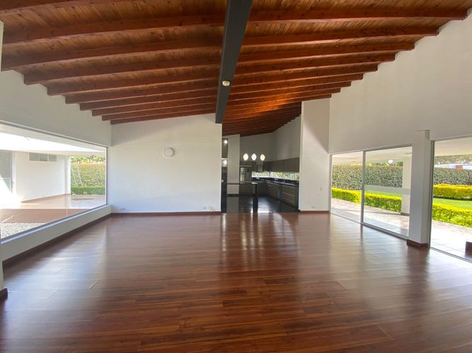 Casa de 4 alcobas en venta en El Porvenir, Rionegro, 350 m² · foto 19 de 24