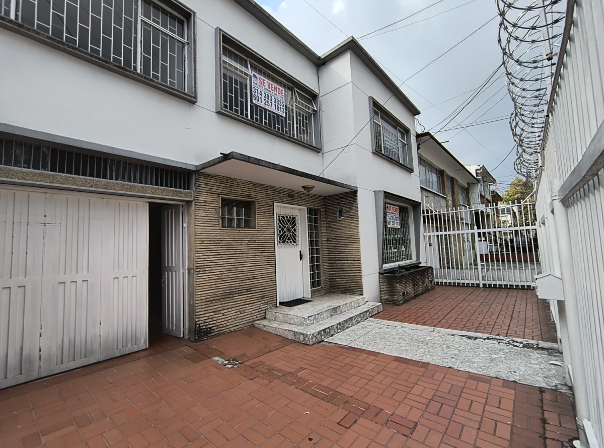 Casa en venta en Las Americas, Bogotá · foto 2 de 23