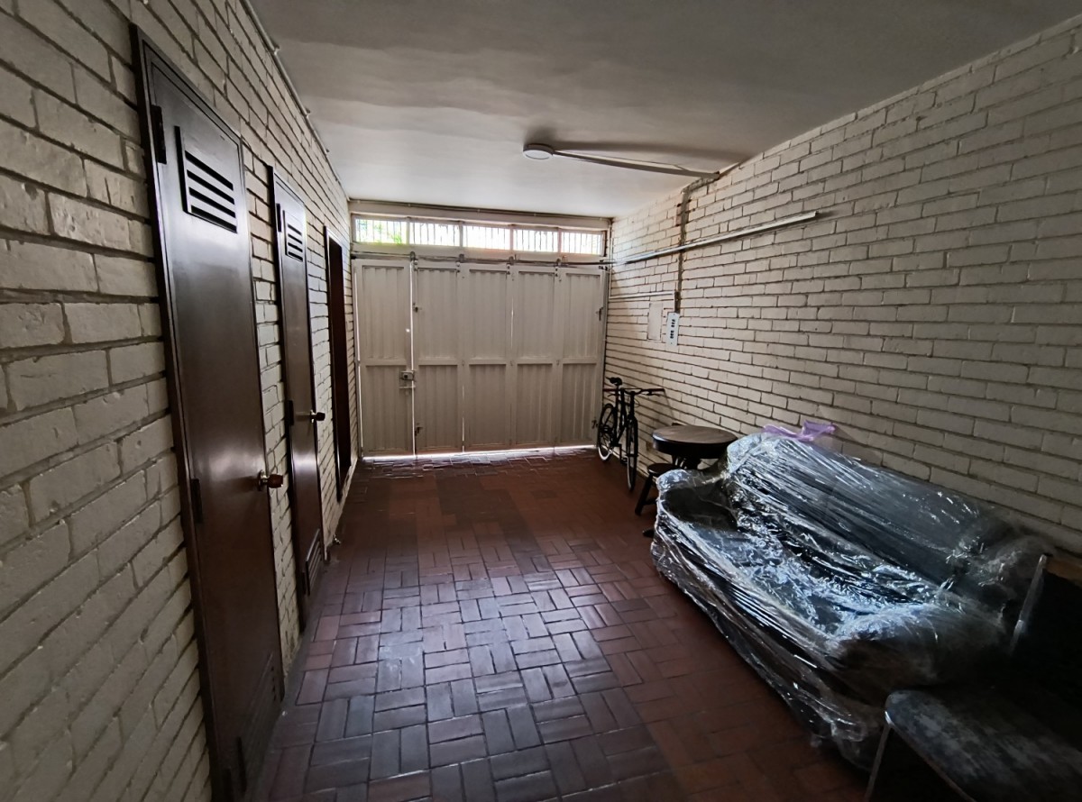 Casa en venta en Las Americas, Bogotá · foto 3 de 23