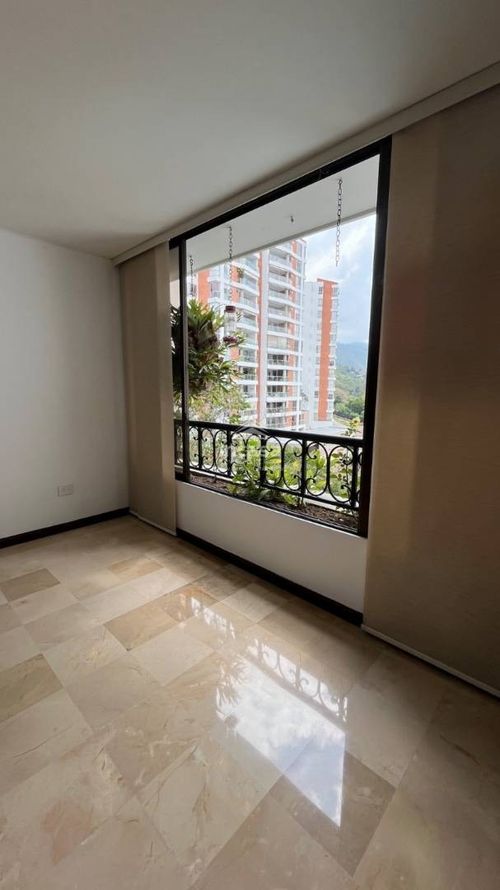Apartamento en venta en Bellavista, Cali · foto 4 de 24