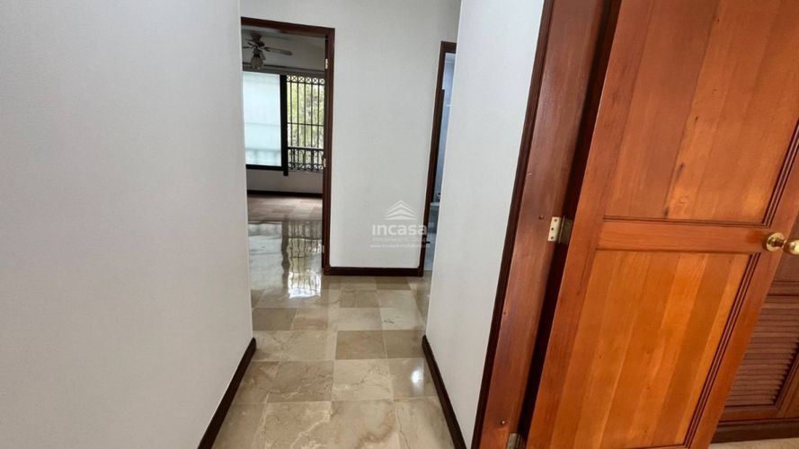 Apartamento en venta en Bellavista, Cali · foto 9 de 24