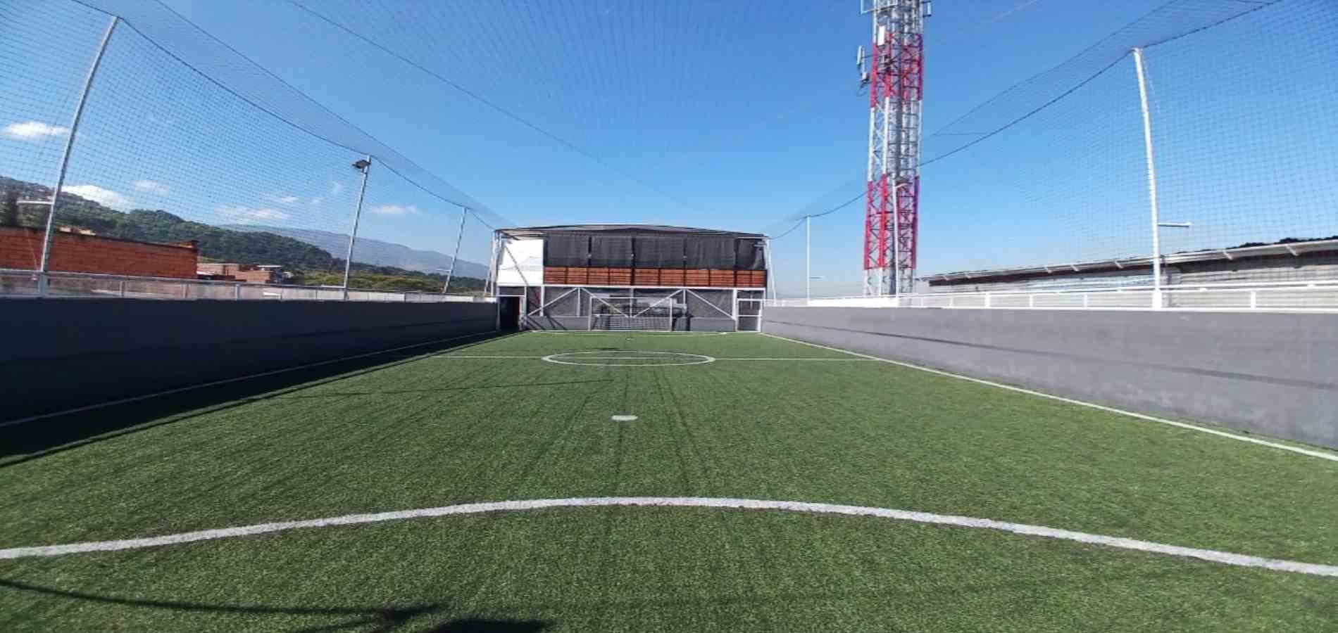 Apartamento en arriendo en Manrique Oriental, Medellín · foto 2 de 23