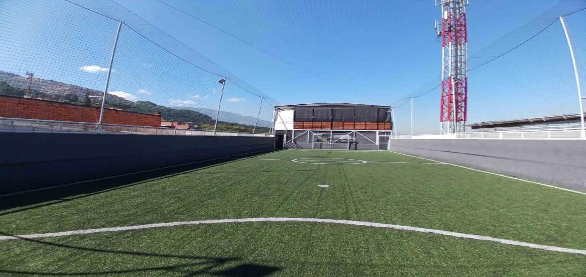Apartamento en arriendo en Manrique Oriental, Medellín · foto 3 de 23