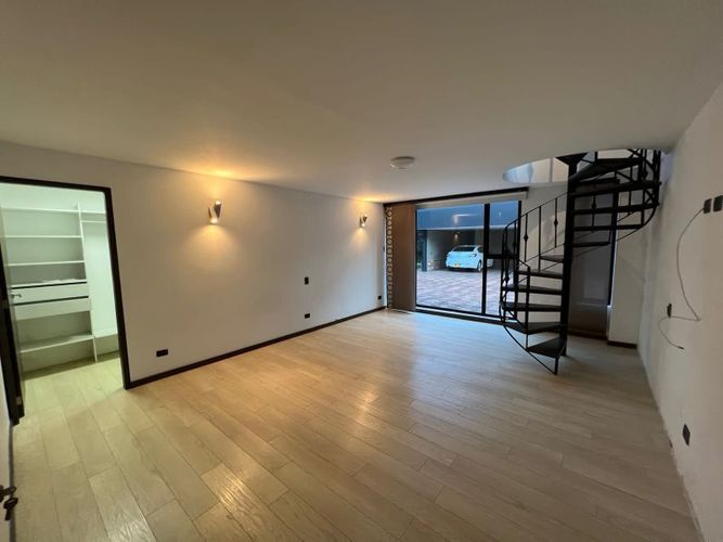 Casa de 8 alcobas en venta en Llano Grande, Rionegro · foto 7 de 12