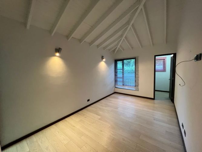 Casa de 8 alcobas en venta en Llano Grande, Rionegro · foto 8 de 12