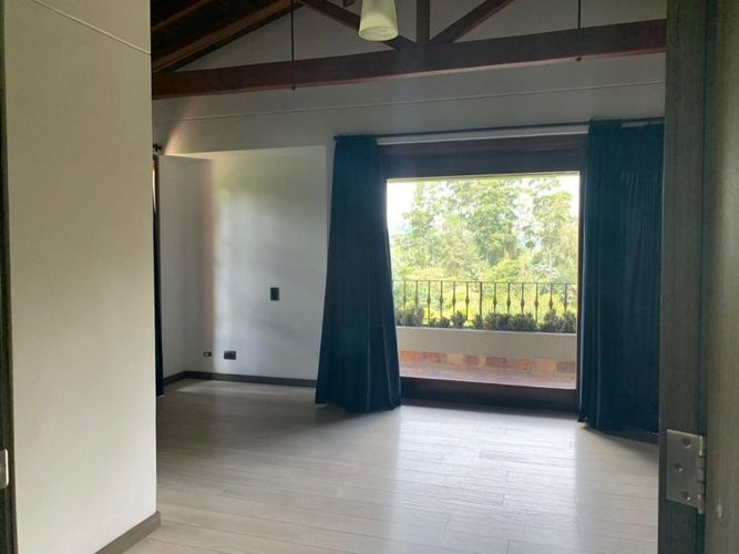 Casa de 8 alcobas en venta en Llano Grande, Rionegro · foto 9 de 12