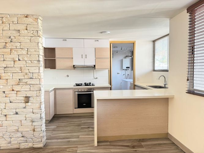 Apartamento de 3 alcobas en arriendo en El Poblado, Medellín, 135 m² · foto 4 de 16