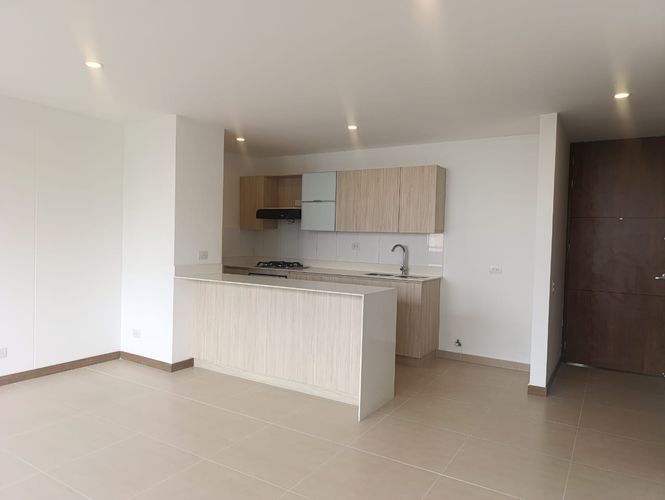 Apartamento de 2 alcobas en arriendo en El Poblado, Medellín, 85 m² · foto 2 de 20