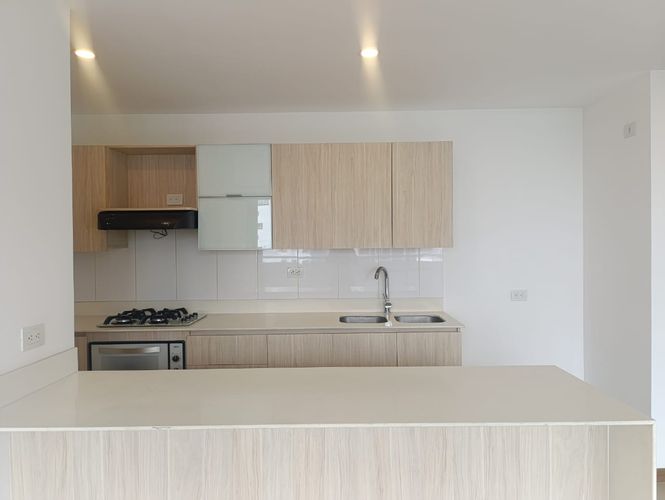 Apartamento de 2 alcobas en arriendo en El Poblado, Medellín, 85 m² · foto 6 de 20