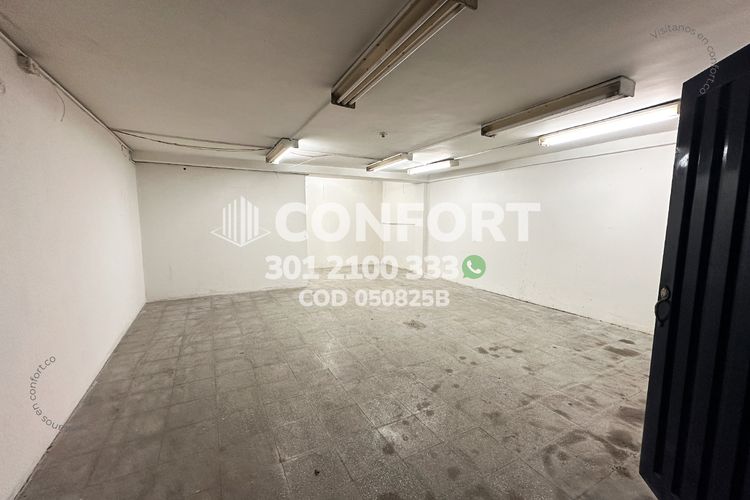 Bodega en arriendo en Santa Cruz, Itagüí, 2118 m² · foto 3 de 24