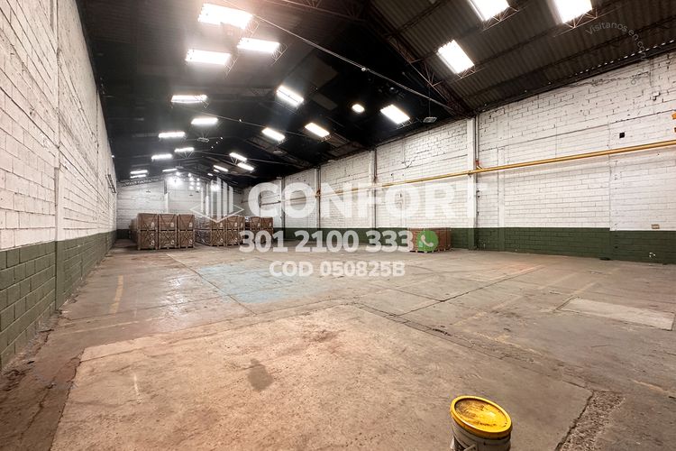 Bodega en arriendo en Santa Cruz, Itagüí, 2118 m² · foto 15 de 24