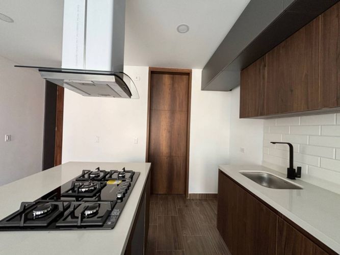 Apartamento de 2 alcobas en venta en Santa Paula, Bogotá, 78 m² · foto 2 de 15