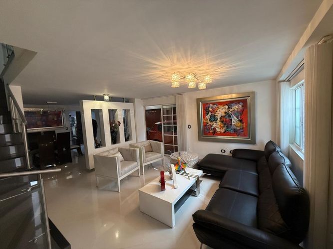 Casa de 3 alcobas en venta en Casco Antiguo - Floridablanca, Floridablanca, 270 m² · foto 3 de 24