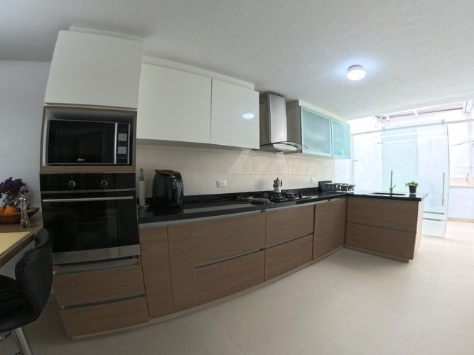 Casa de 3 alcobas en venta en Santa Barbara Central, Bogotá, 380 m² · foto 9 de 20