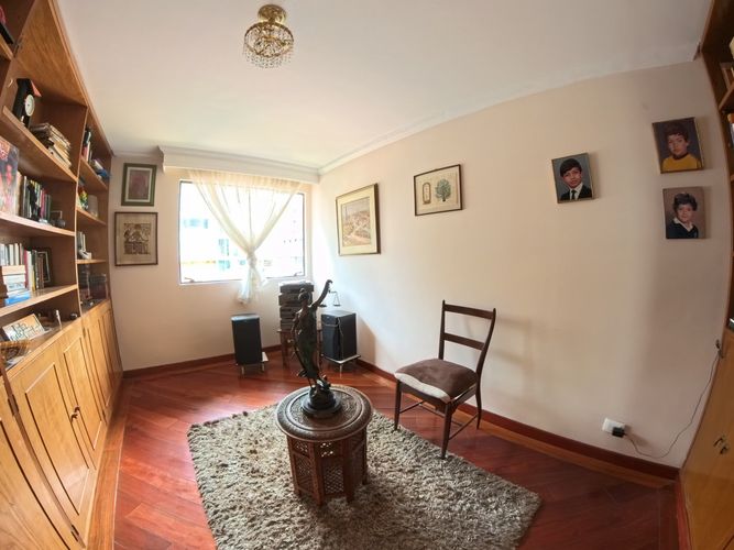 Casa de 3 alcobas en venta en Santa Barbara Central, Bogotá, 380 m² · foto 18 de 20