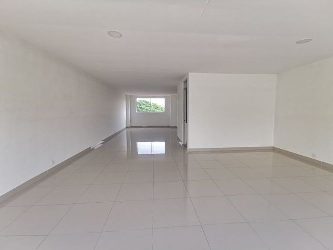 Oficina en arriendo en San Vicente, Cali, 230 m² · foto 3 de 7