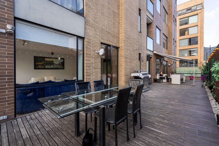 Apartamento de 3 alcobas en venta en Santa Barbara Central, Bogotá, 253 m² · foto 10 de 16