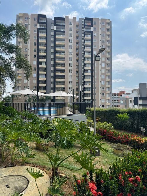 Apartamento en venta en Ciudad Jardin, Cali · foto 2 de 23