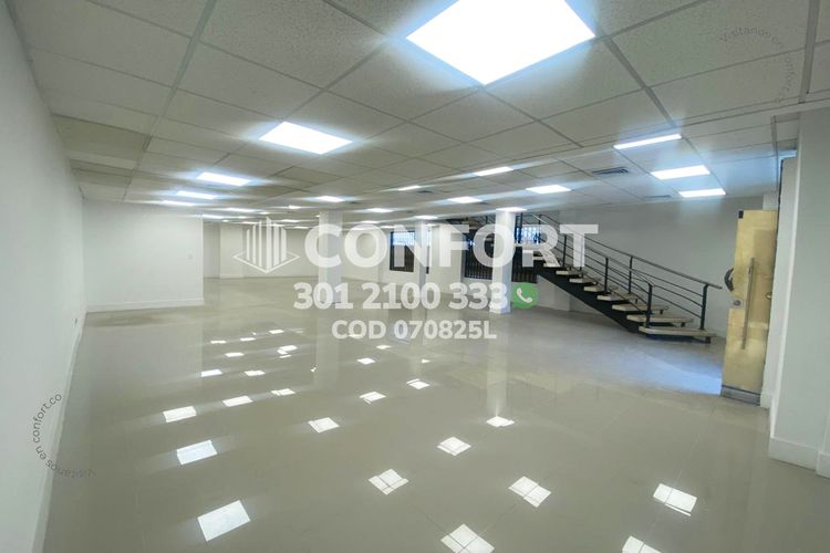Local en arriendo en Cristo Rey, Medellín, 400 m² · foto 2 de 18