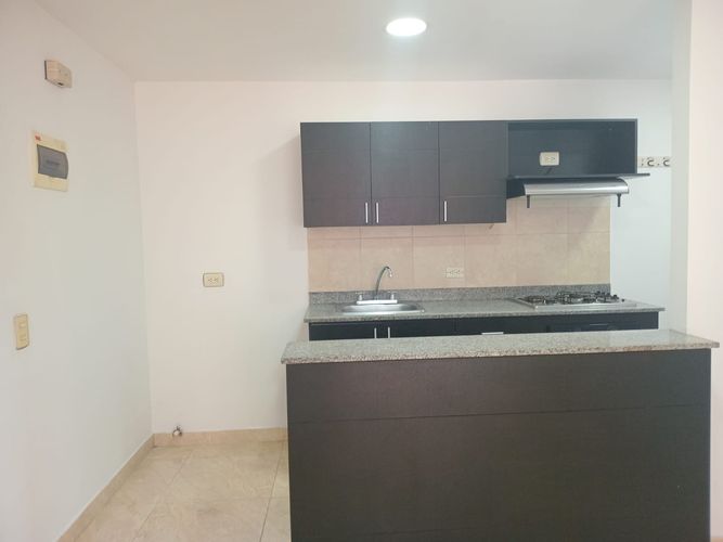 Apartamento de 3 alcobas en arriendo en El Poblado, Medellín, 70 m² · foto 10 de 16