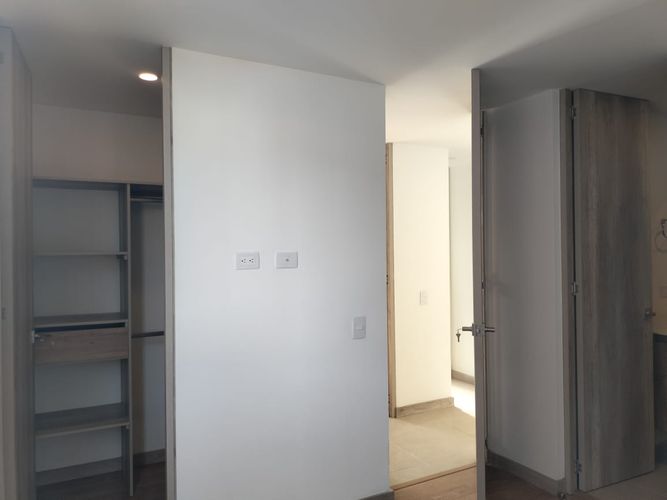 Apartamento de 2 alcobas en arriendo en El Poblado, Medellín, 65 m² · foto 8 de 13