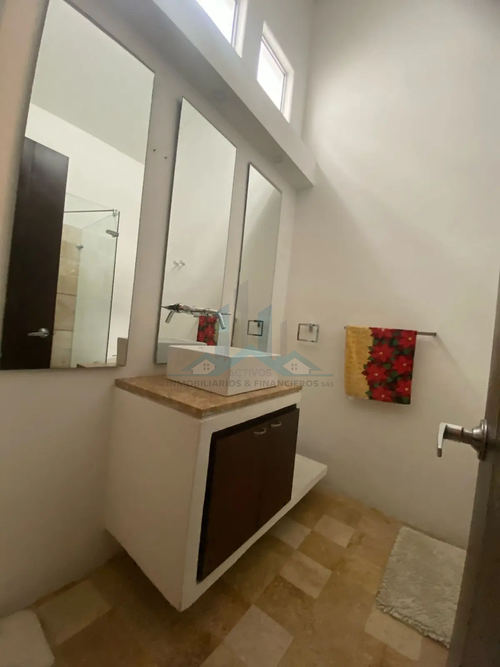 Casa de 4 alcobas en venta en Ub. Bavaria, Girardot, 330 m² · foto 11 de 24