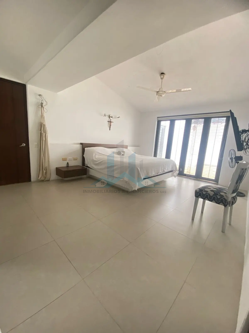 Casa de 4 alcobas en venta en Ub. Bavaria, Girardot, 330 m² · foto 16 de 24