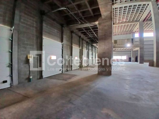 Bodega en arriendo en Sierra Morena, La Estrella, 4933 m² · foto 8 de 17