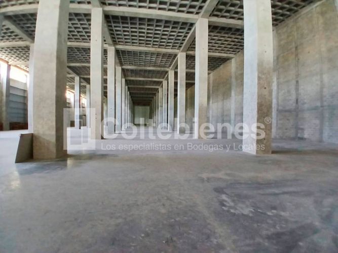 Bodega en arriendo en Sierra Morena, La Estrella, 4933 m² · foto 10 de 17