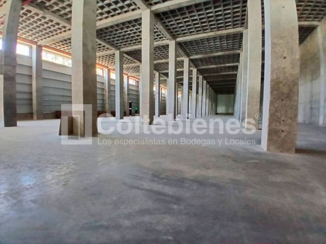Bodega en arriendo en Sierra Morena, La Estrella, 4933 m² · foto 11 de 17