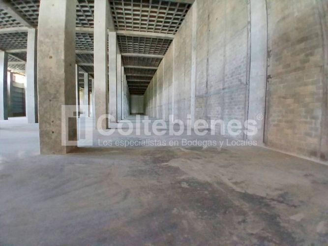 Bodega en arriendo en Sierra Morena, La Estrella, 4933 m² · foto 13 de 17