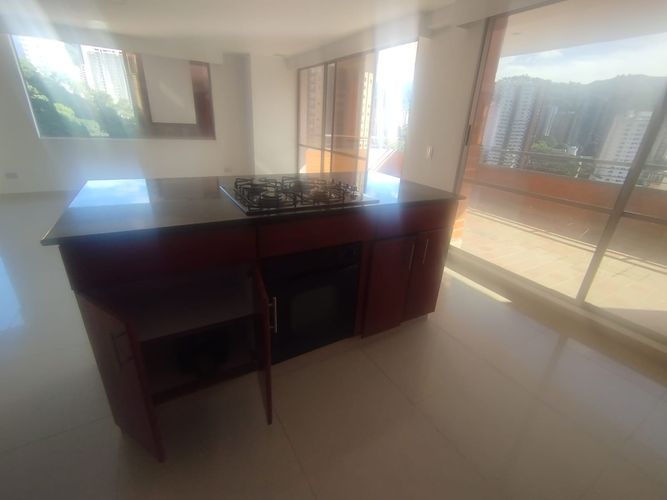 Apartamento de 4 alcobas en arriendo en Vegas De La Doctora, Sabaneta, 326 m² · foto 5 de 24